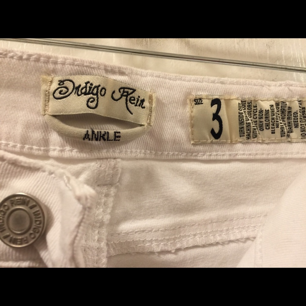 EMBROIDERED JEANS - Picture 4 of 6